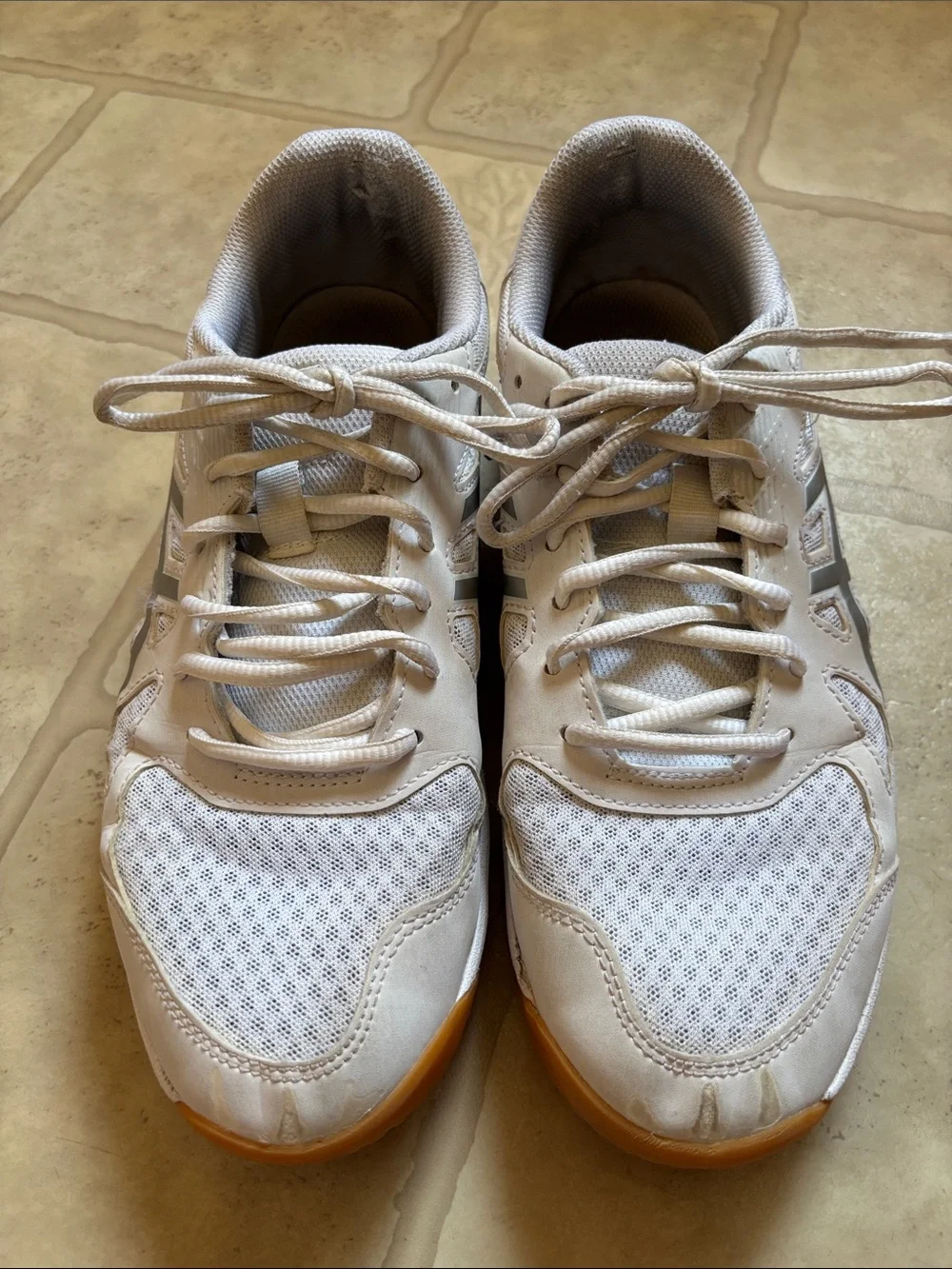 Asics Women’s Upcourt 6 White/Silver Volleyball Shoe 1072A107 Size 10